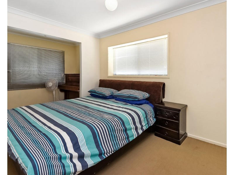 10 Lauretta Avenue, Springwood QLD 4127