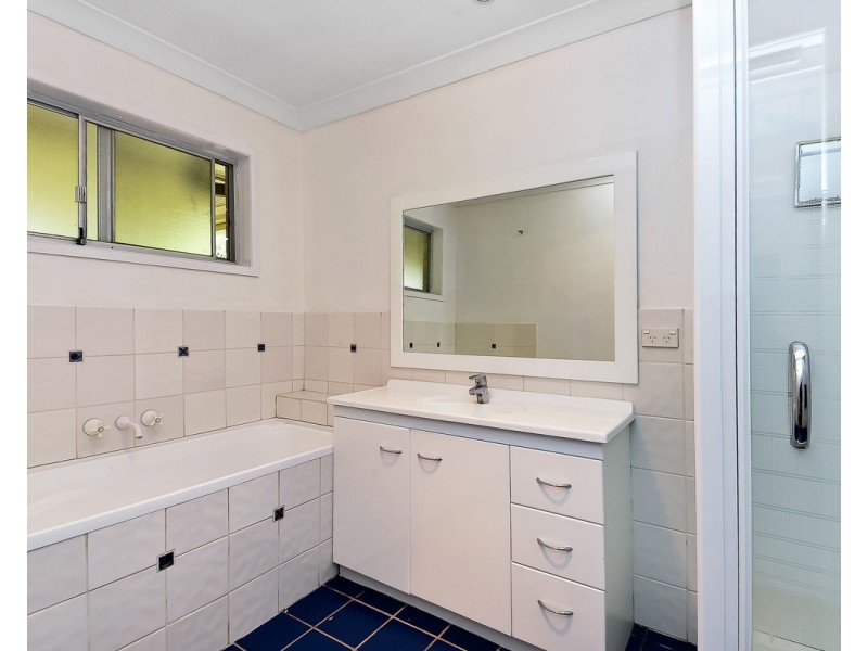 10 Lauretta Avenue, Springwood QLD 4127