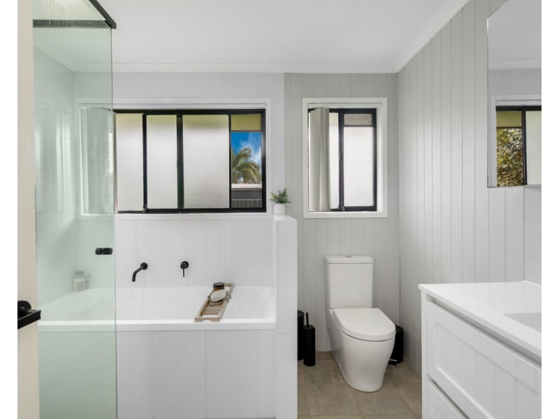 4 Teak Street, Shailer Park QLD 4128