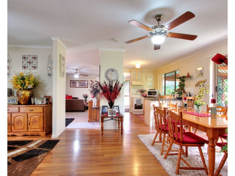 17 Leighton Drive, Edens Landing QLD 4207