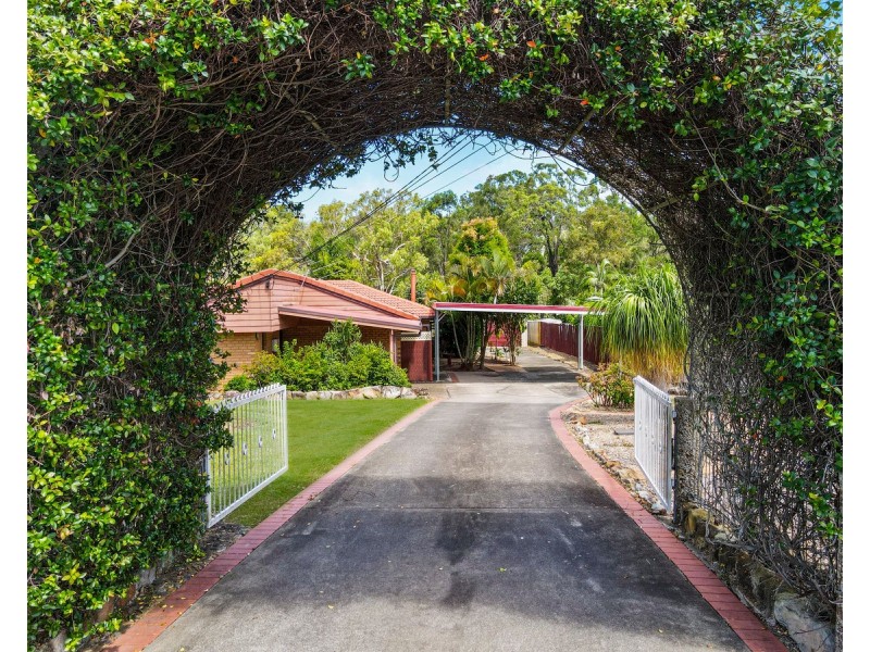 70 Parkroyal Crescent, Regents Park QLD 4118