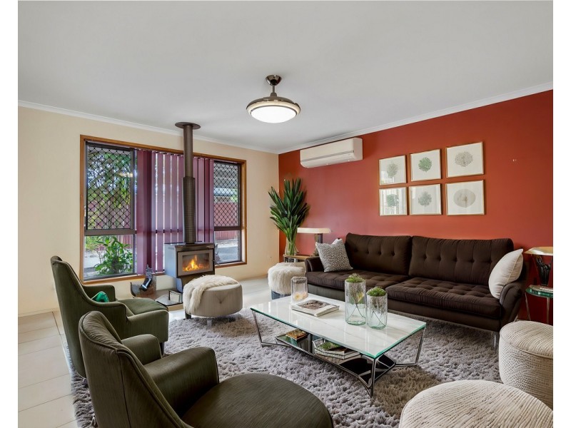 70 Parkroyal Crescent, Regents Park QLD 4118