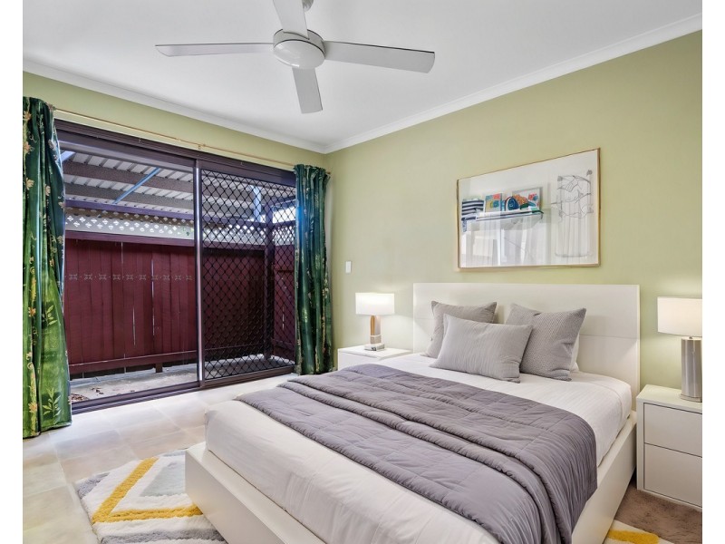 70 Parkroyal Crescent, Regents Park QLD 4118