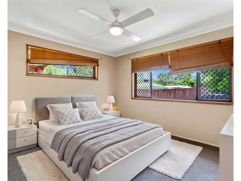70 Parkroyal Crescent, Regents Park QLD 4118