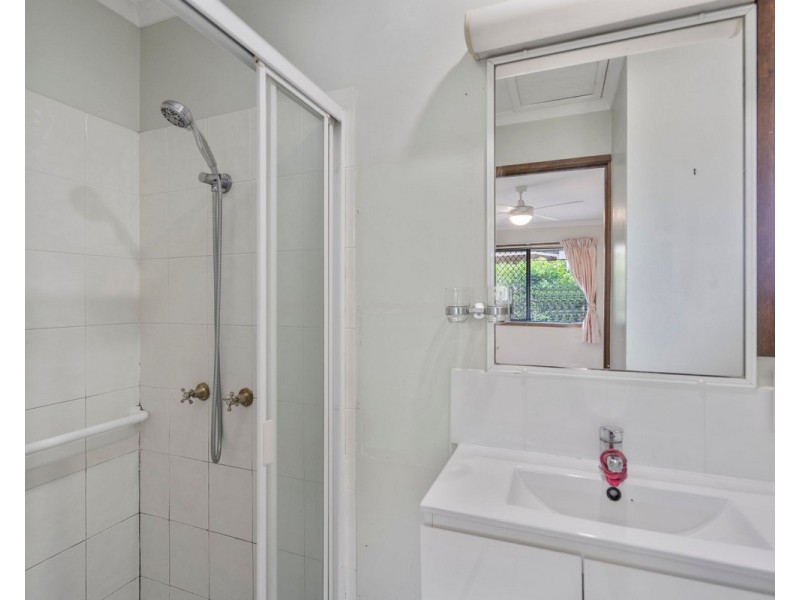 70 Parkroyal Crescent, Regents Park QLD 4118