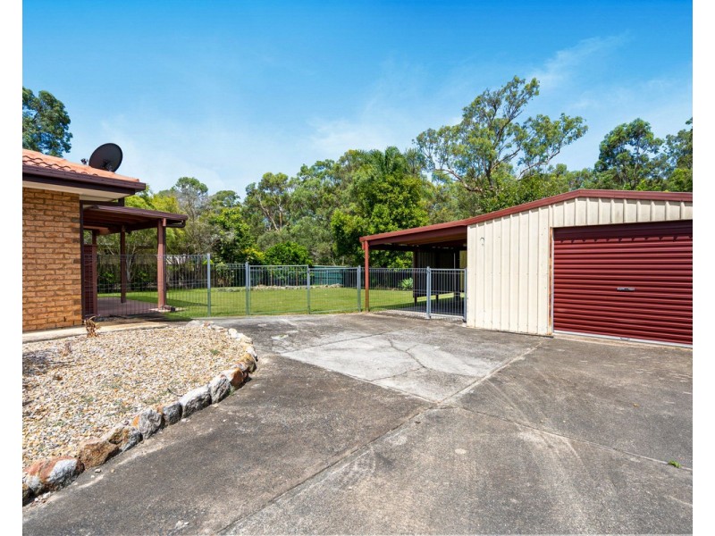 70 Parkroyal Crescent, Regents Park QLD 4118