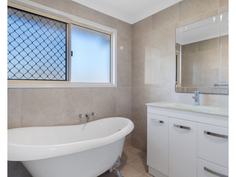 11/10 Adrian Place, Wishart QLD 4122