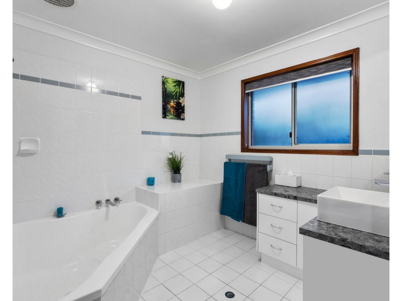 4 Tulloch Drive, Wellington Point QLD 4160