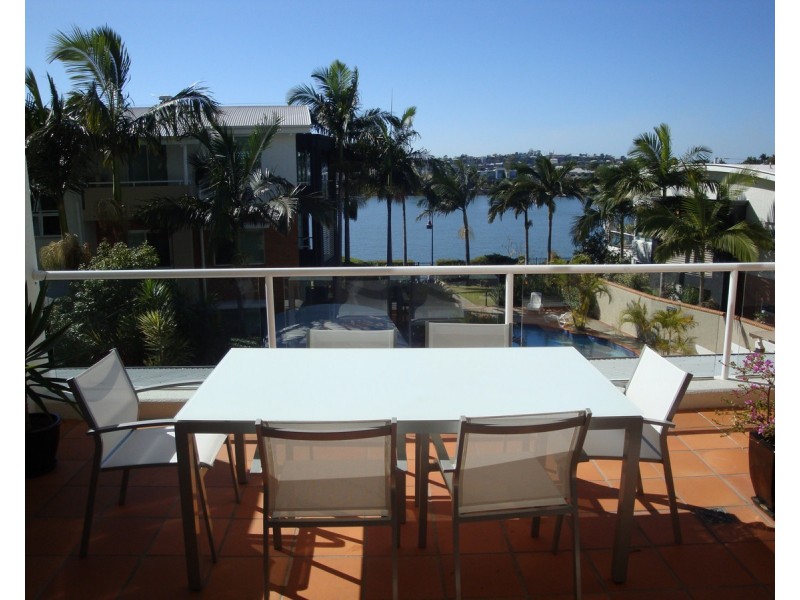 18/15 Vernon Terrace, Teneriffe QLD 4005