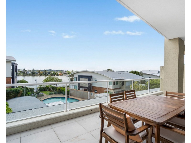 18/15 Vernon Terrace, Teneriffe QLD 4005