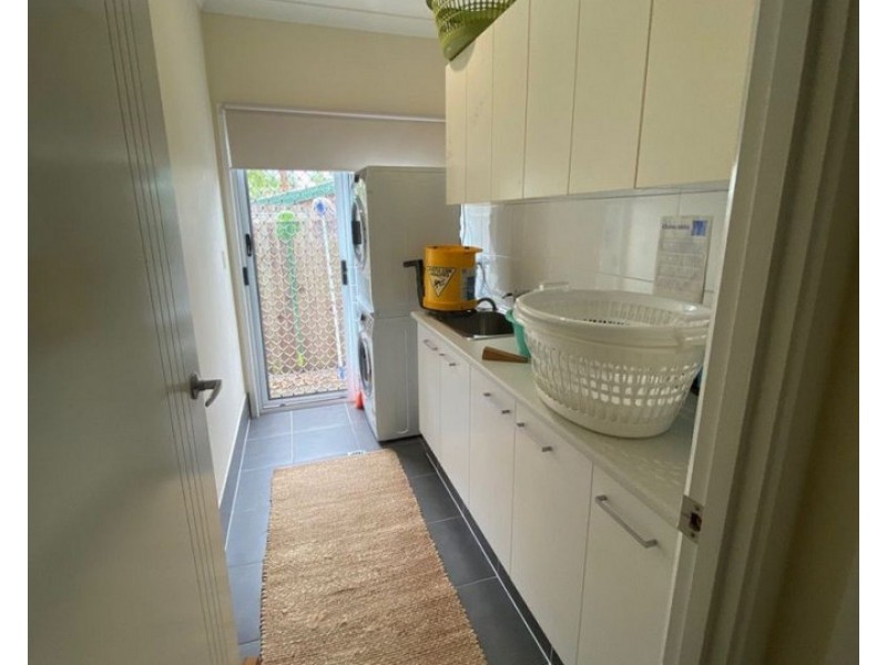 1 Hazelwood Street, Shailer Park QLD 4128