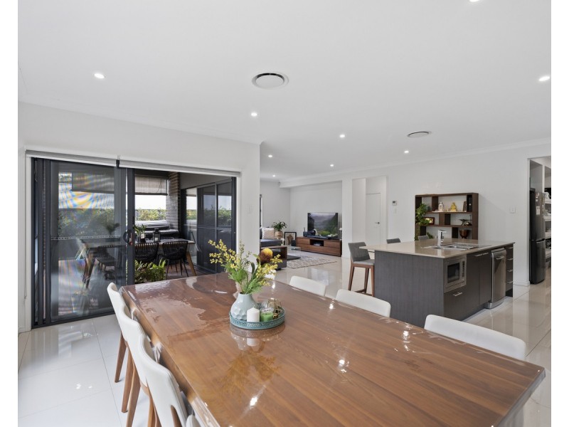 9 Scarlet Place, Mackenzie QLD 4156