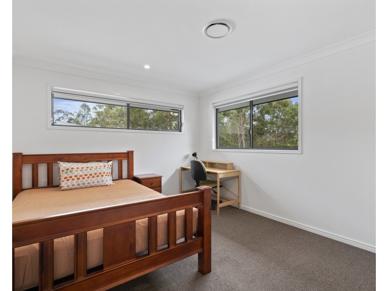 9 Scarlet Place, Mackenzie QLD 4156