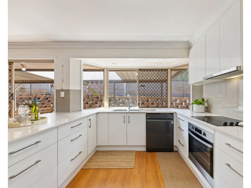 118 Pohon Drive, Tanah Merah QLD 4128