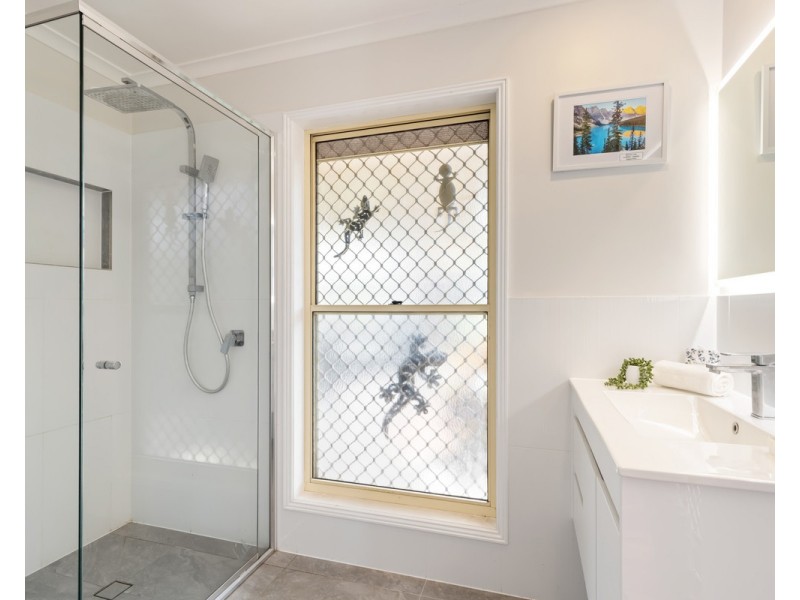 19 Paraburdoo Crescent, Shailer Park QLD 4128