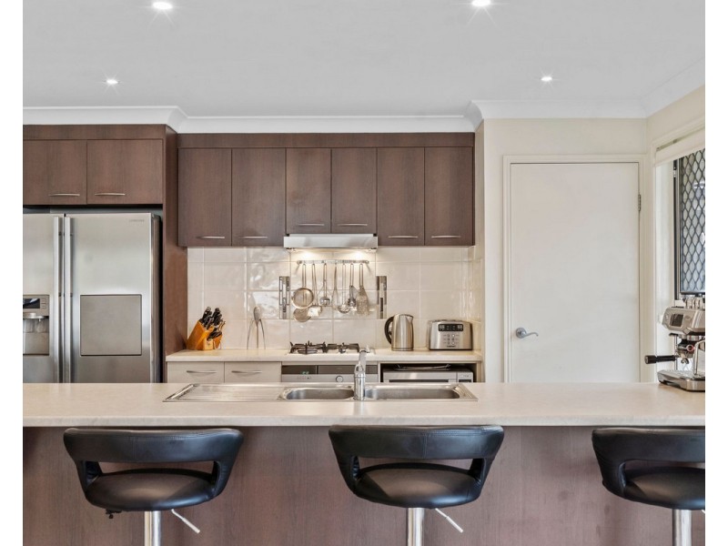 25 Dundee Crescent, Wakerley QLD 4154