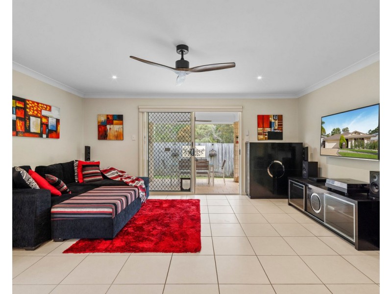 25 Dundee Crescent, Wakerley QLD 4154