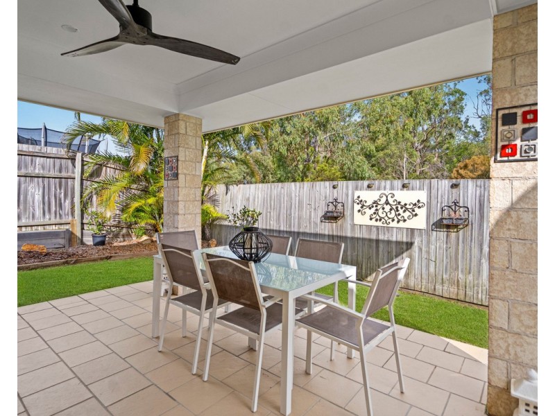 25 Dundee Crescent, Wakerley QLD 4154