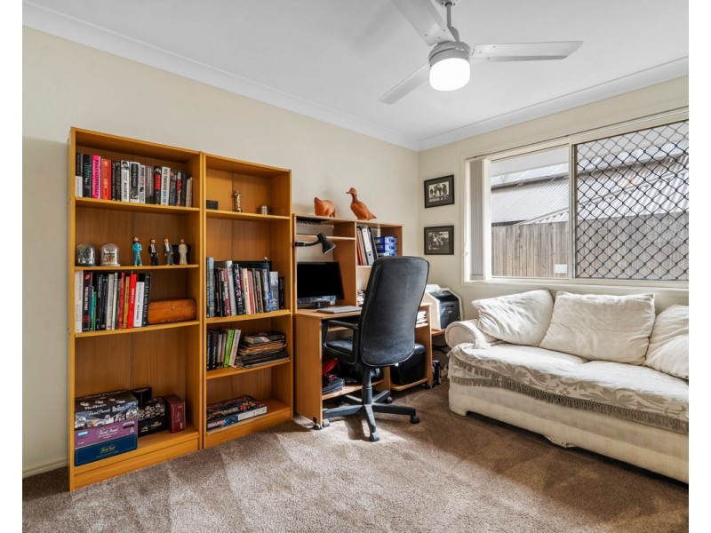 25 Dundee Crescent, Wakerley QLD 4154