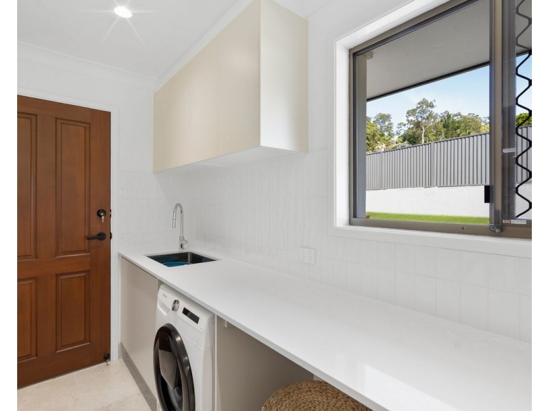 1 Parkview Crescent, Shailer Park QLD 4128