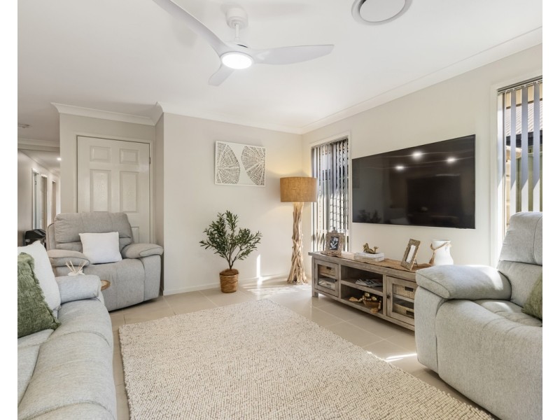 1/7 Willowie Crescent, Eagleby QLD 4207