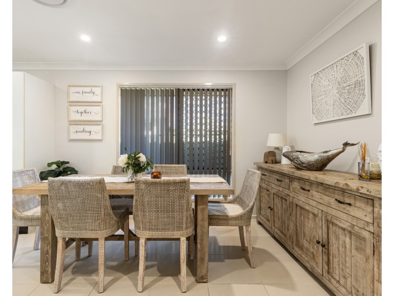 1/7 Willowie Crescent, Eagleby QLD 4207