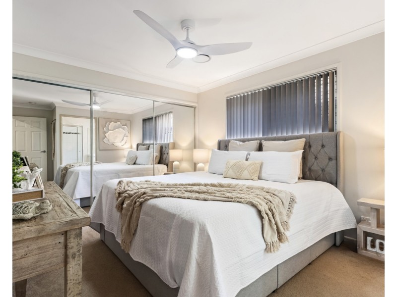 1/7 Willowie Crescent, Eagleby QLD 4207
