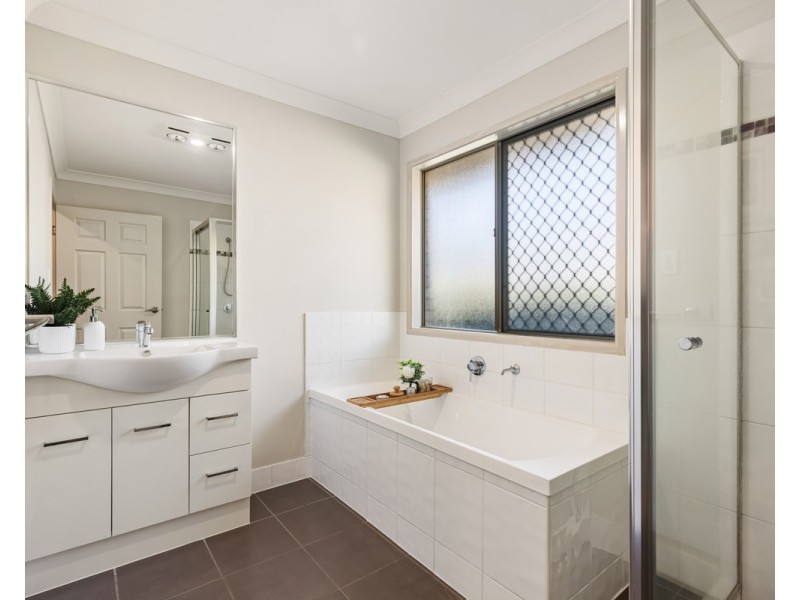 1/7 Willowie Crescent, Eagleby QLD 4207