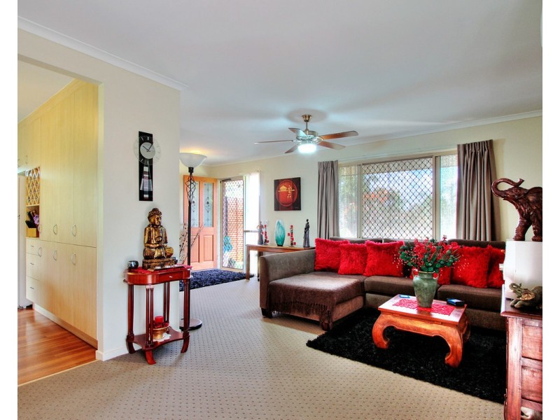 17 Leighton Drive, Edens Landing QLD 4207