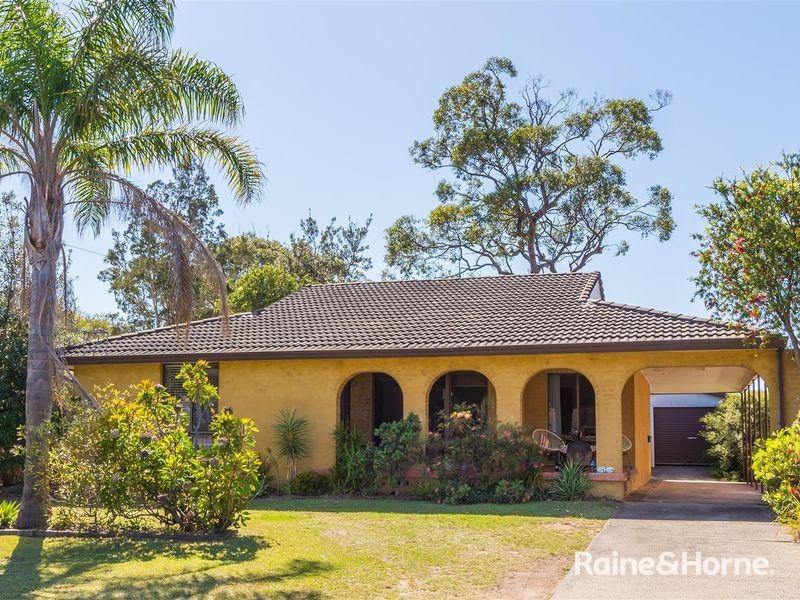 4 Bass Road, Shoalhaven Heads NSW 2535