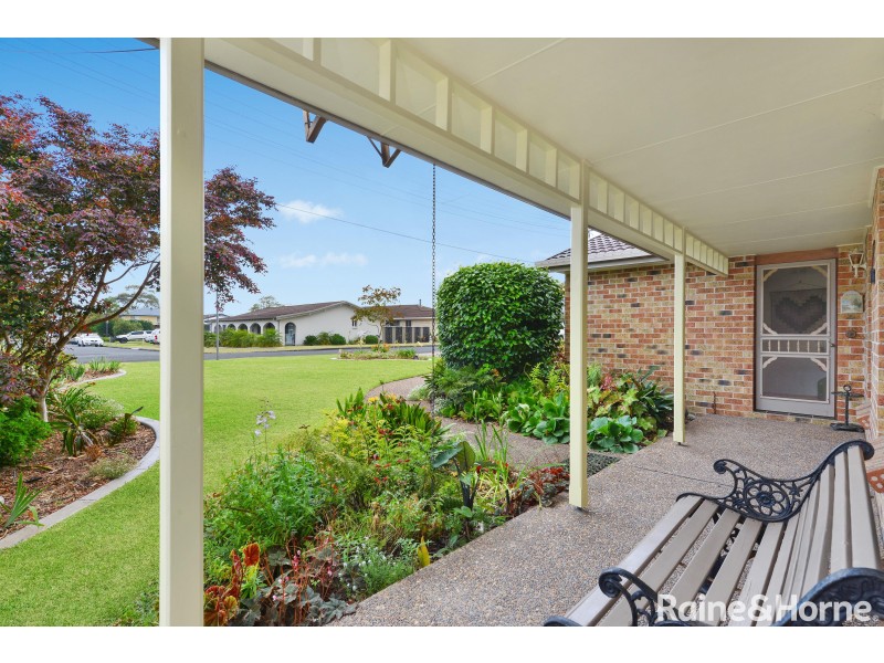 39 Amundsen Avenue, Shoalhaven Heads NSW 2535