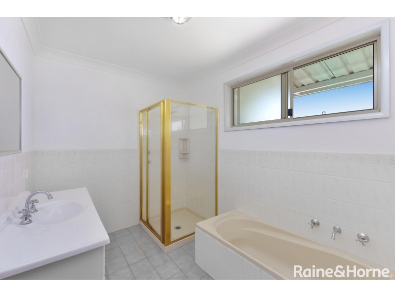 2 Trentham Road, Shoalhaven Heads NSW 2535