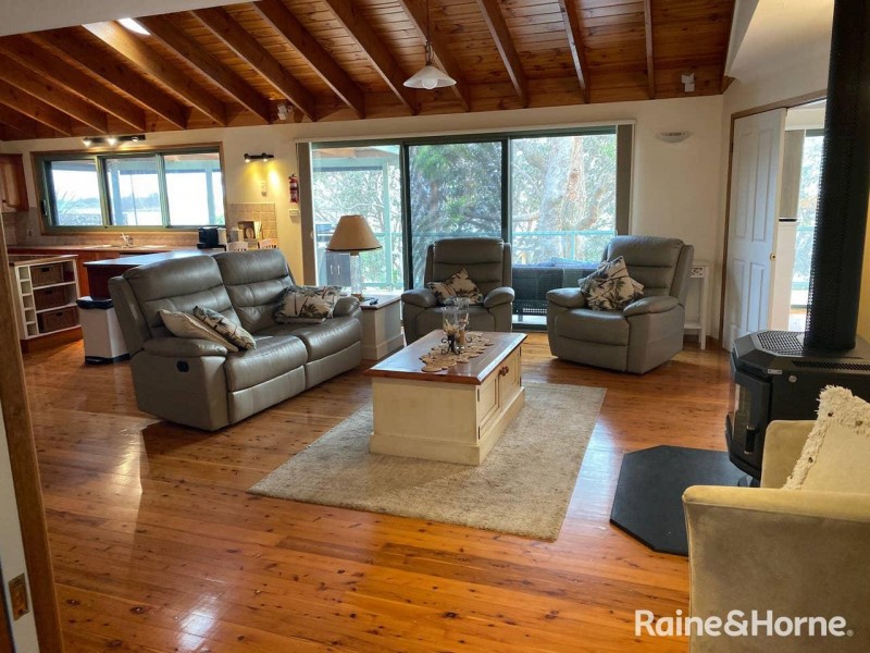 70 River Road, Shoalhaven Heads NSW 2535