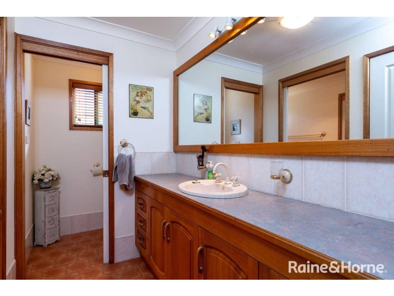 70 River Road, Shoalhaven Heads NSW 2535