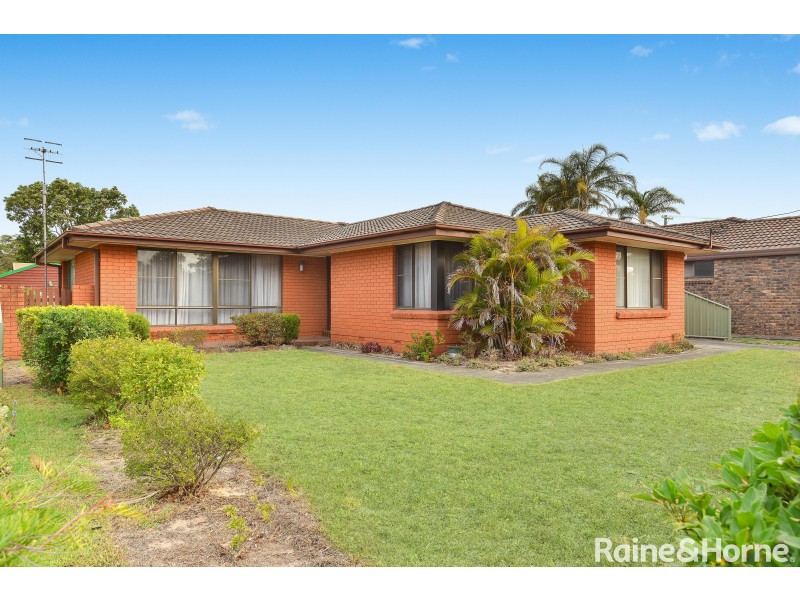 32 Oval Drive, Shoalhaven Heads NSW 2535