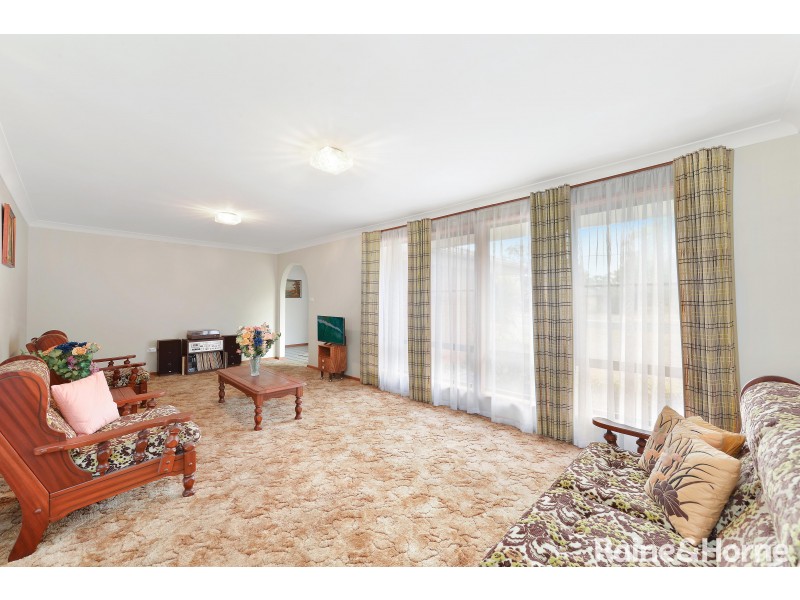 32 Oval Drive, Shoalhaven Heads NSW 2535
