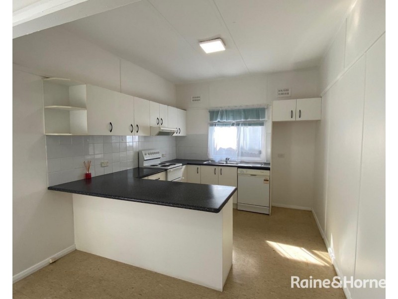 2/11 South Street, Greenwell Point NSW 2540