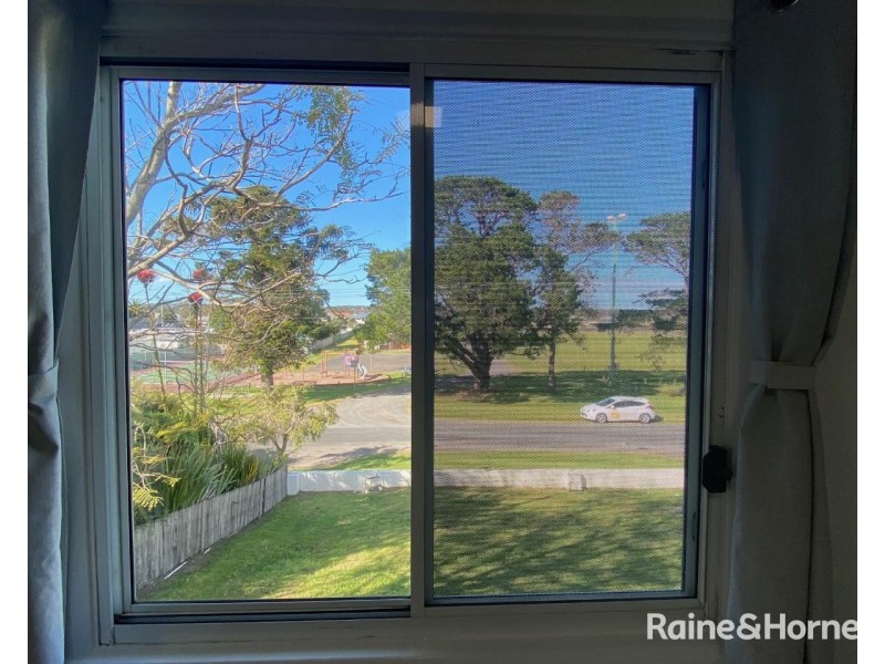 2/11 South Street, Greenwell Point NSW 2540
