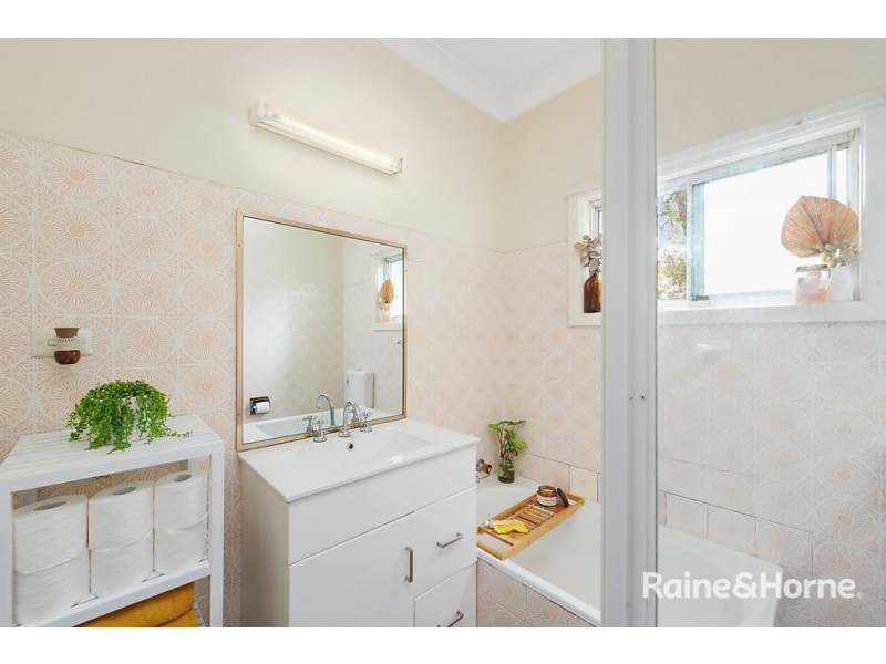 1 Renown Avenue, Shoalhaven Heads NSW 2535