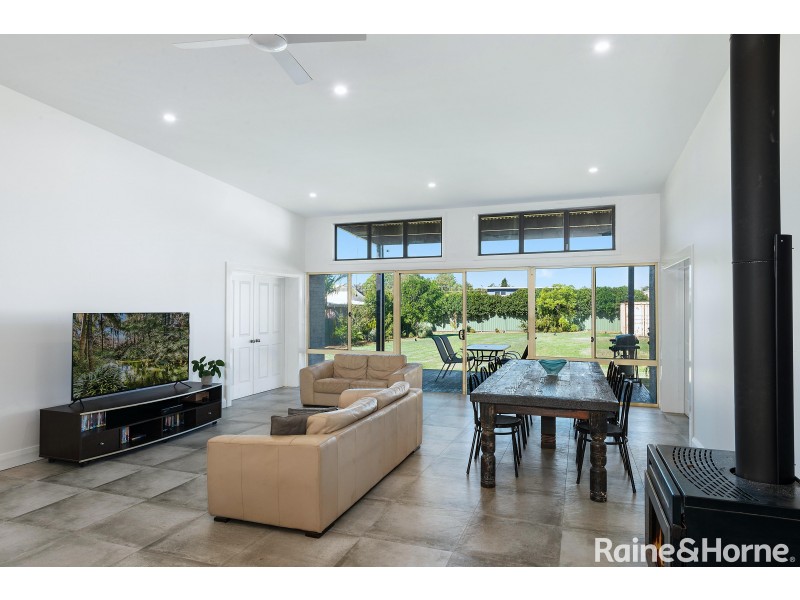 10 Davenport Road, Shoalhaven Heads NSW 2535