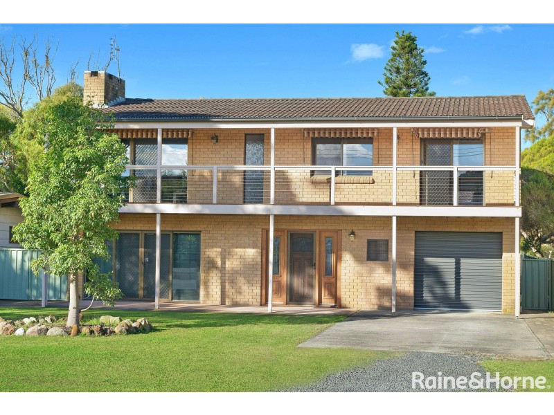 8 Throsby Street, Shoalhaven Heads NSW 2535