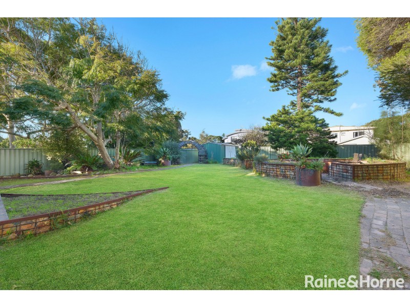 8 Throsby Street, Shoalhaven Heads NSW 2535