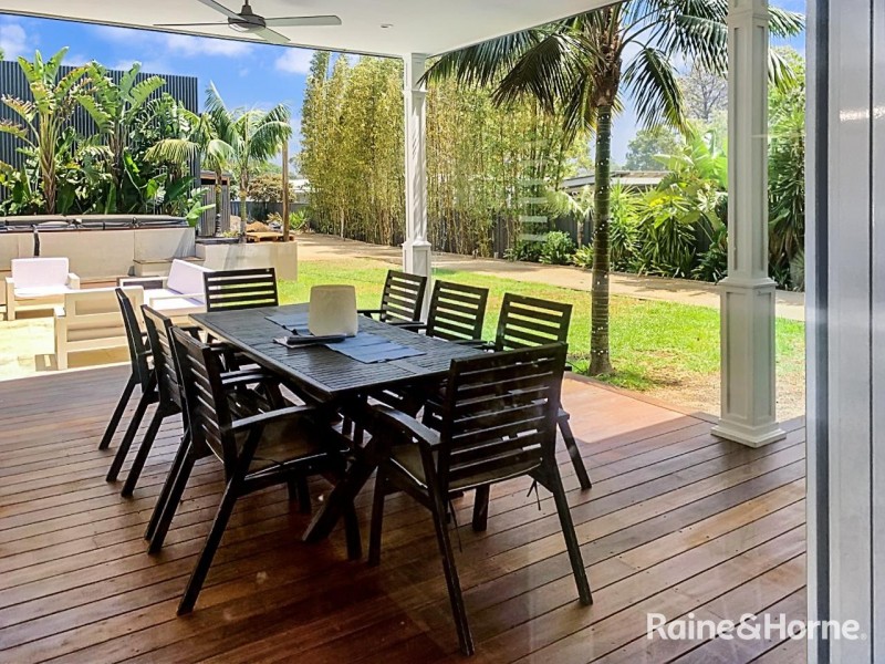 14 Ravenscliffe Road, Shoalhaven Heads NSW 2535