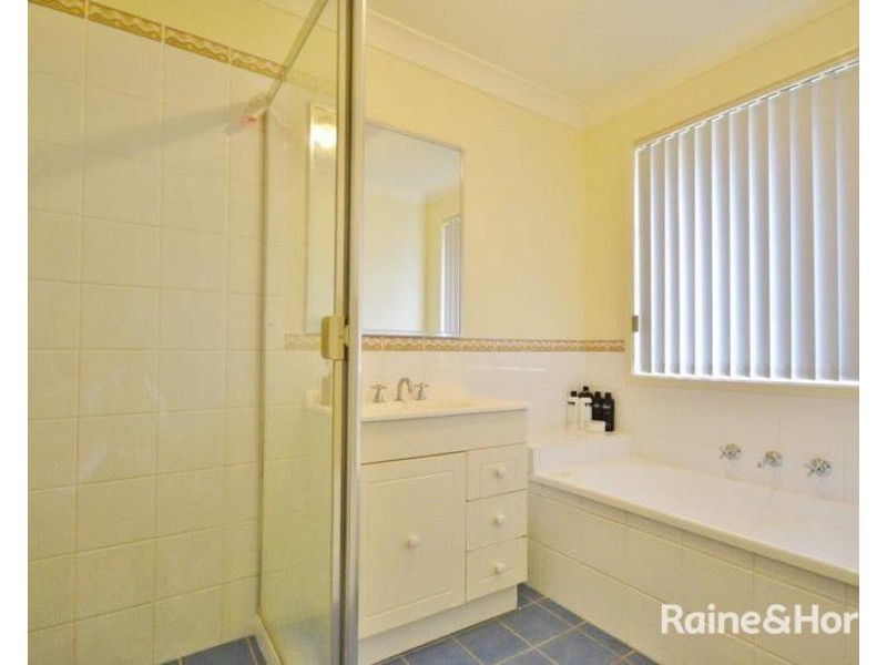 17 Guinea Flower, Worrigee NSW 2540