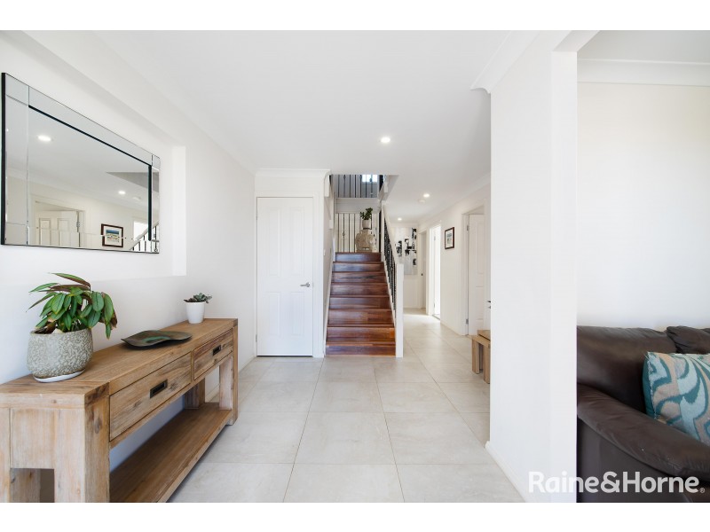 35 Bolt Street, Shoalhaven Heads NSW 2535