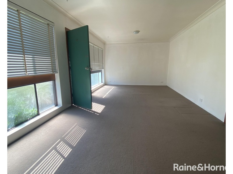 2/10 Crest Avenue, North Nowra NSW 2541