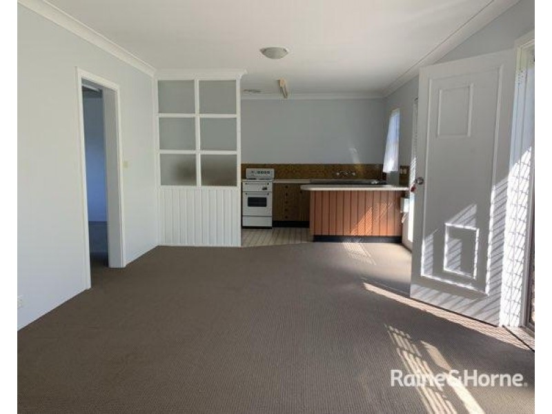 2/10 Crest Avenue, North Nowra NSW 2541