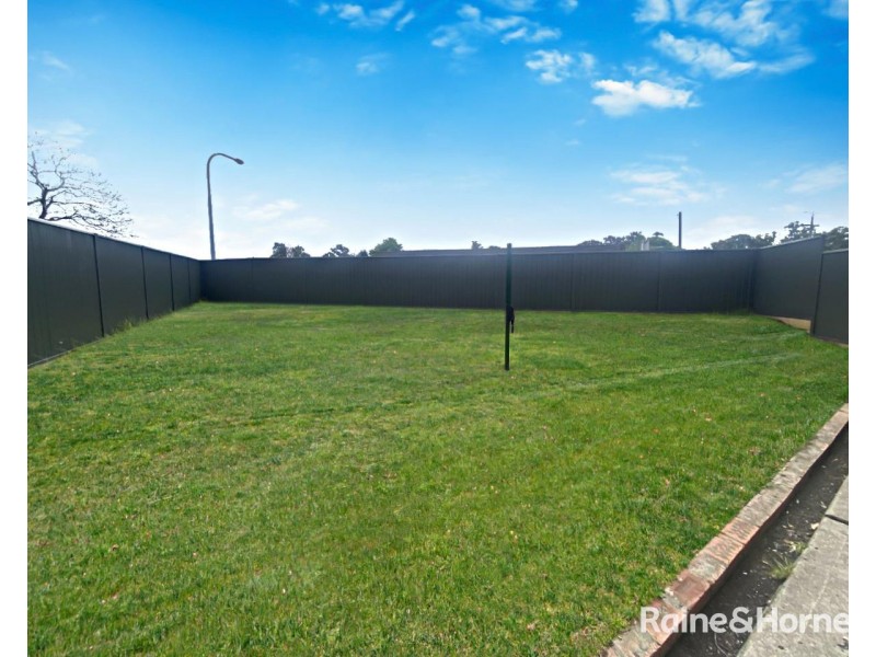 1 Russell Avenue, North Nowra NSW 2541