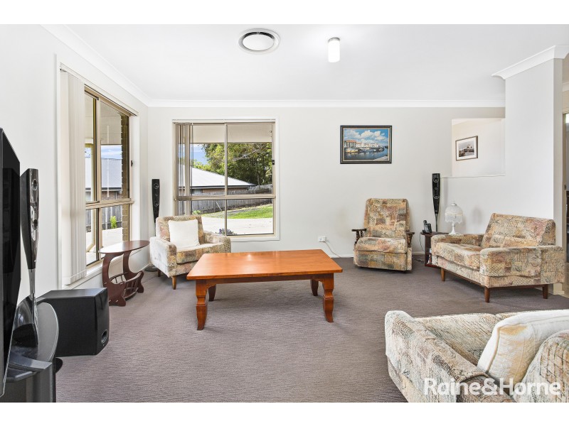 5 Meyer Place, Bomaderry NSW 2541