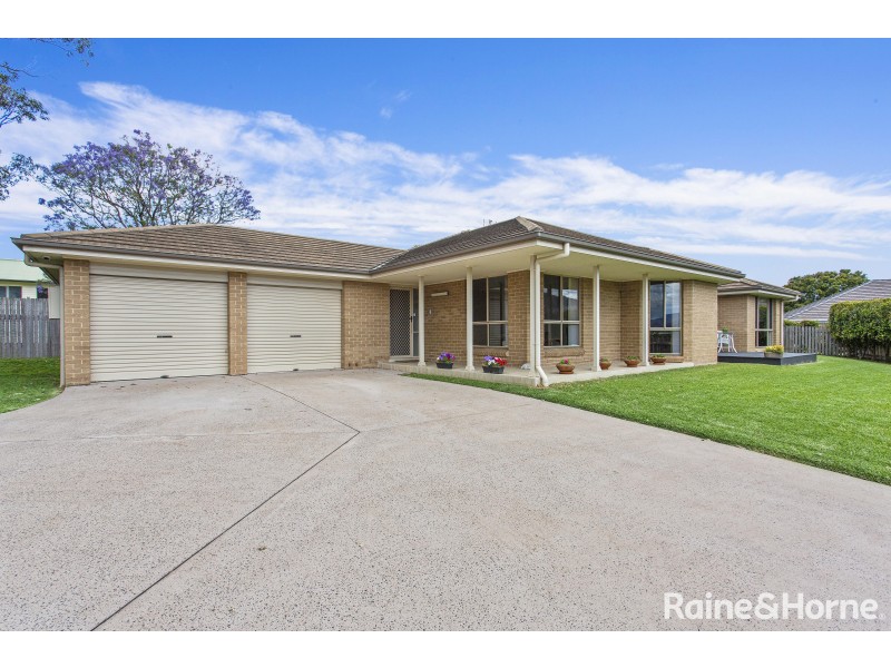 5 Meyer Place, Bomaderry NSW 2541